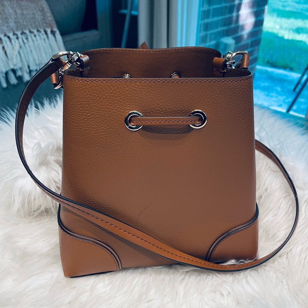 MICHAEL KORS Mercer Gallery XS Convertible Bucket Crossbody Bag- Limited supply! - Picture 5 of 11